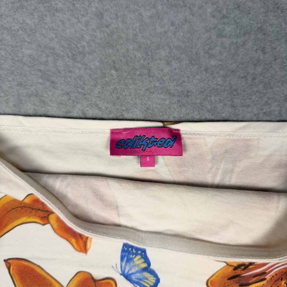 Edikted Cream Top with Orange Floral and Blue Butterfly - Picture 2 of 4